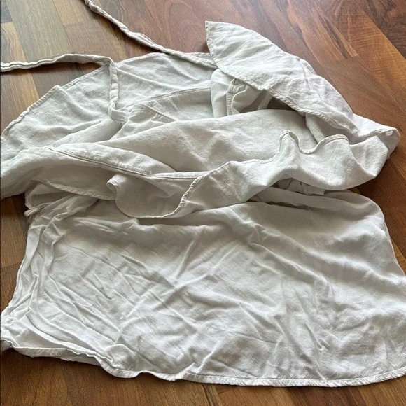 Abercrombie & Fitch Woman’s Size XS White Tie-Waist Wrap Skirt - Picture 8 of 12